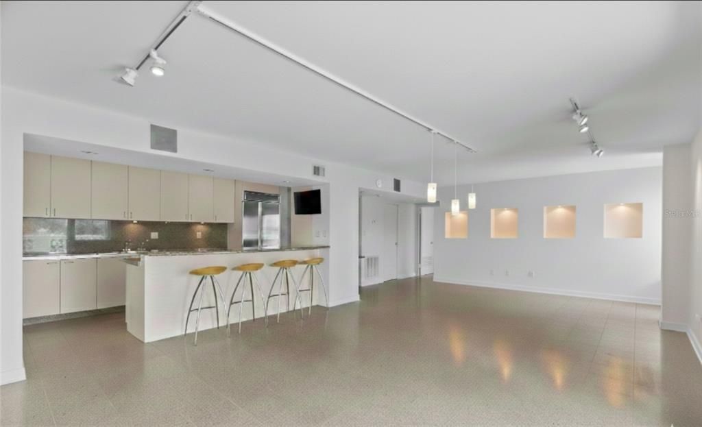 待售: $495,000 (1 贝兹, 1 浴室, 1104 平方英尺)