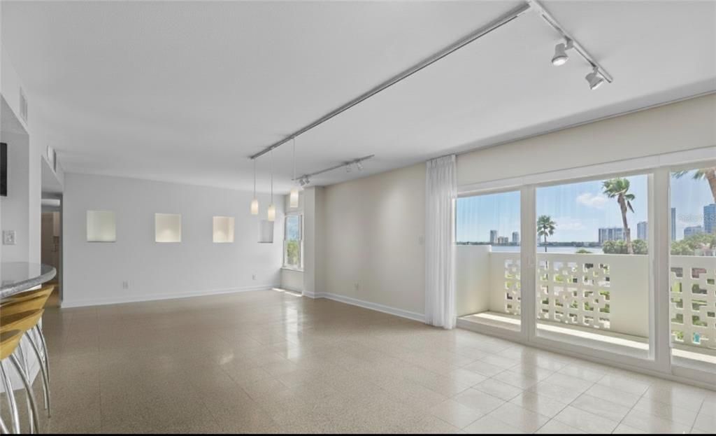 待售: $495,000 (1 贝兹, 1 浴室, 1104 平方英尺)