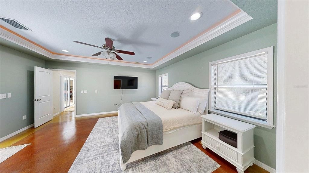 En Venta: $639,900 (5 camas, 3 baños, 2396 Pies cuadrados)