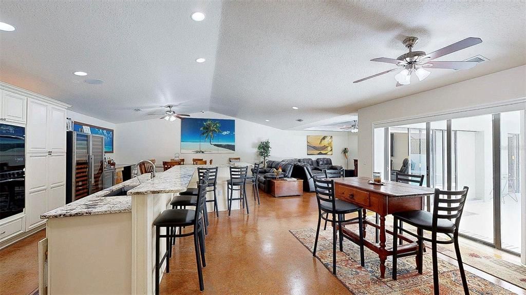 En Venta: $639,900 (5 camas, 3 baños, 2396 Pies cuadrados)