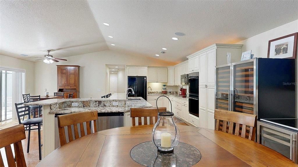 En Venta: $639,900 (5 camas, 3 baños, 2396 Pies cuadrados)