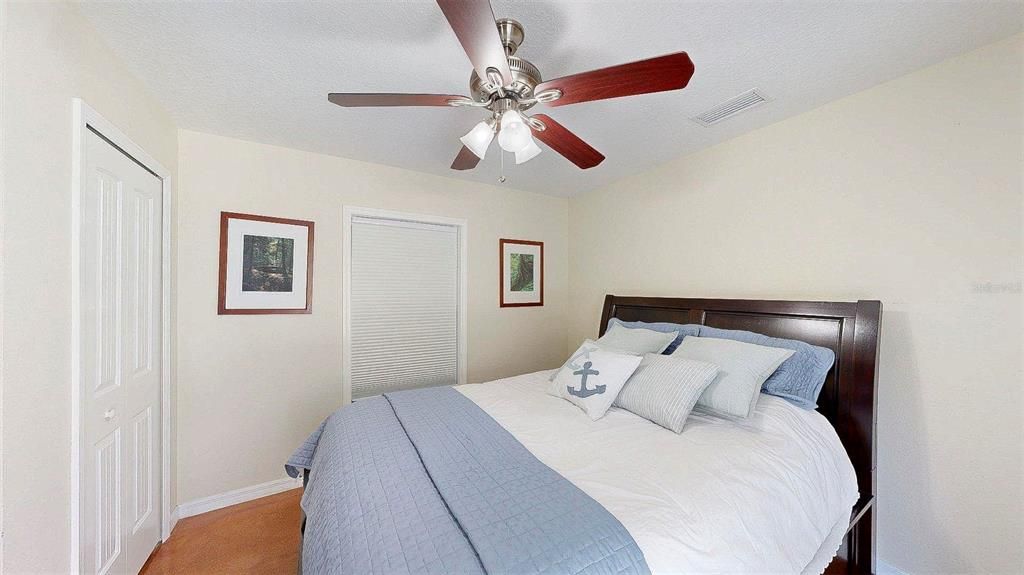 En Venta: $639,900 (5 camas, 3 baños, 2396 Pies cuadrados)