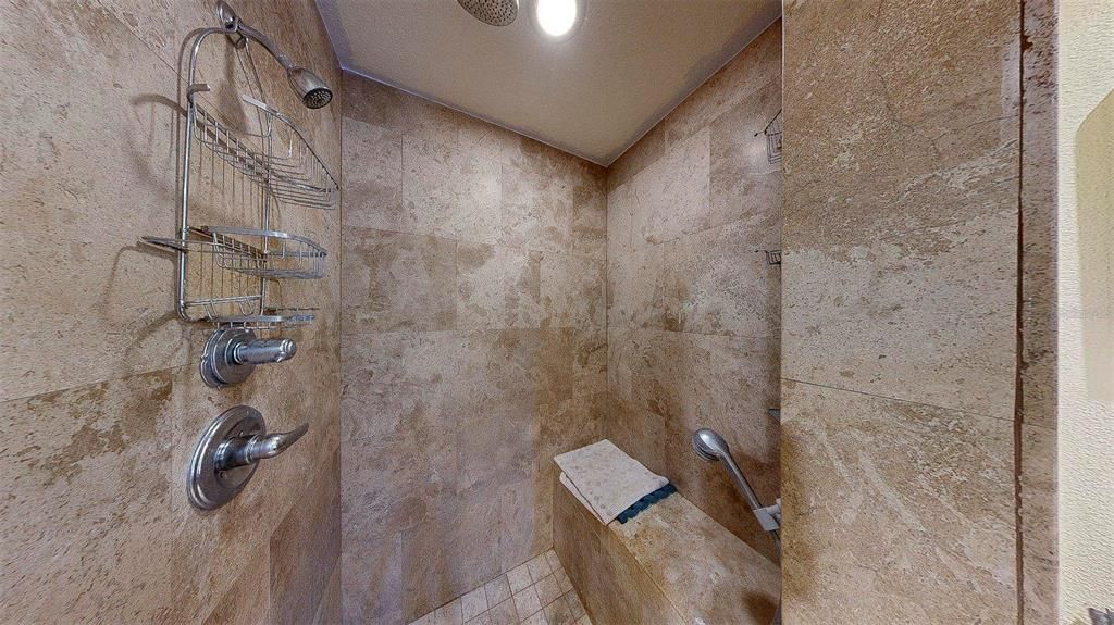 En Venta: $639,900 (5 camas, 3 baños, 2396 Pies cuadrados)