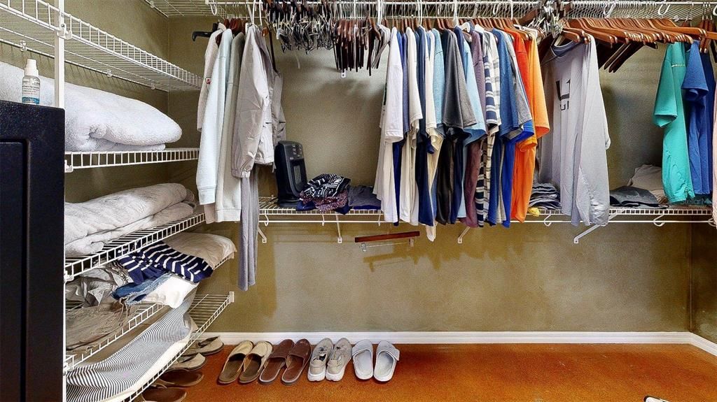 En Venta: $639,900 (5 camas, 3 baños, 2396 Pies cuadrados)