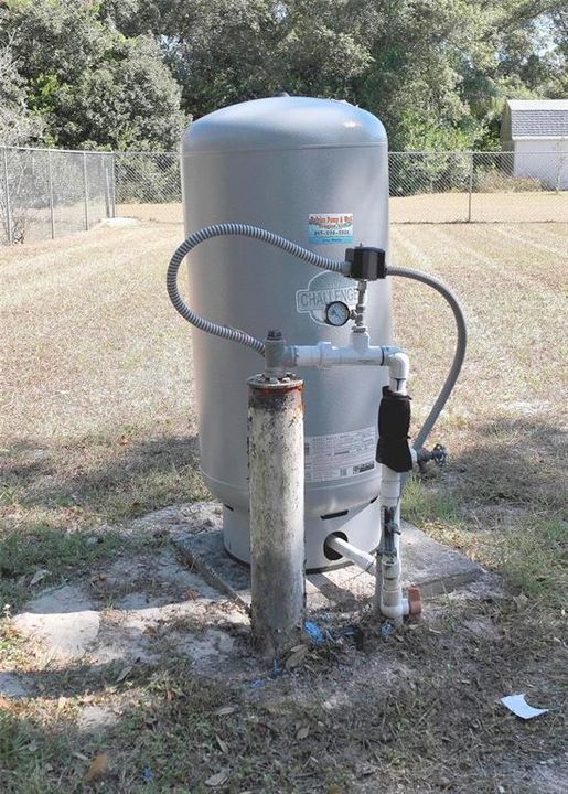 En Venta: $639,900 (5 camas, 3 baños, 2396 Pies cuadrados)