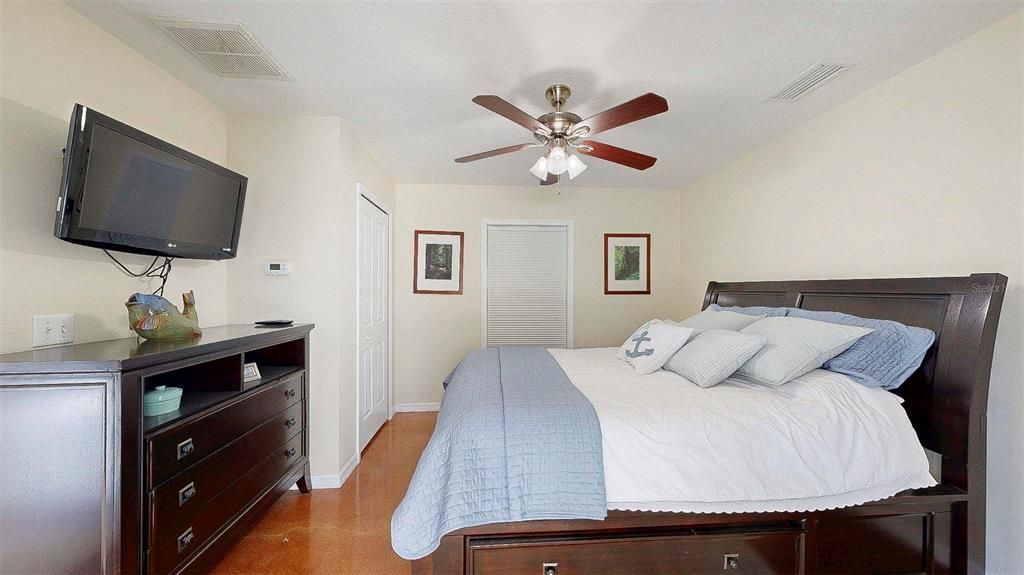 En Venta: $639,900 (5 camas, 3 baños, 2396 Pies cuadrados)