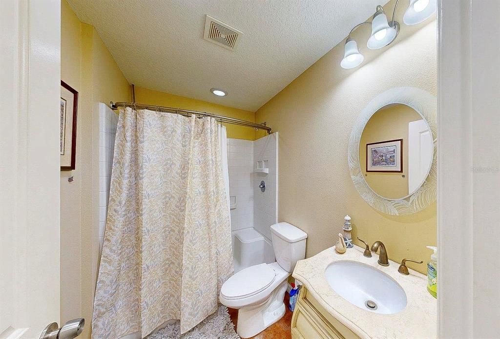 En Venta: $639,900 (5 camas, 3 baños, 2396 Pies cuadrados)