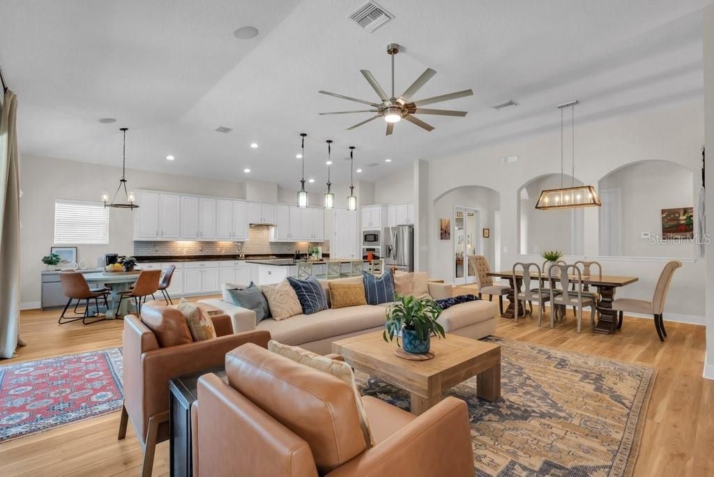 For Sale: $835,000 (5 beds, 4 baths, 3146 Square Feet)