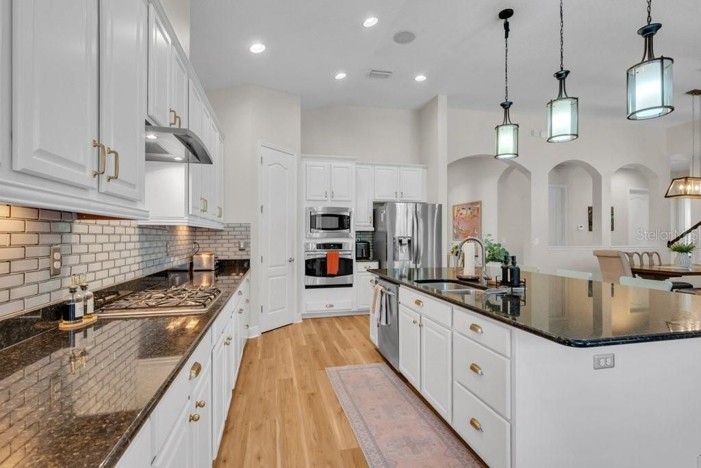 For Sale: $835,000 (5 beds, 4 baths, 3146 Square Feet)