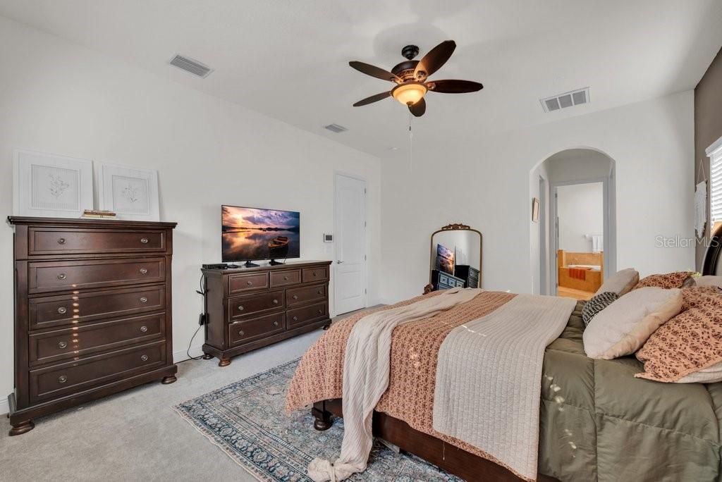 For Sale: $835,000 (5 beds, 4 baths, 3146 Square Feet)