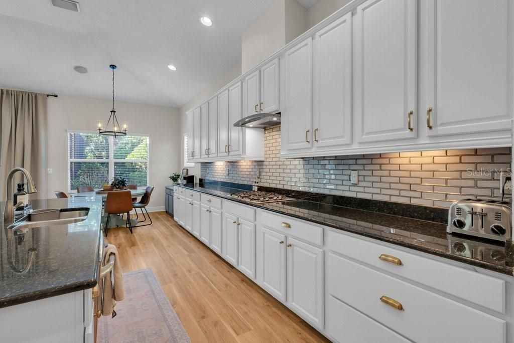 For Sale: $835,000 (5 beds, 4 baths, 3146 Square Feet)