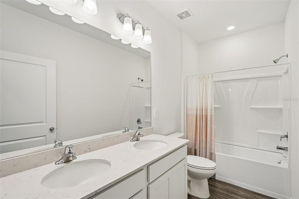 待售: $319,900 (3 贝兹, 2 浴室, 1697 平方英尺)