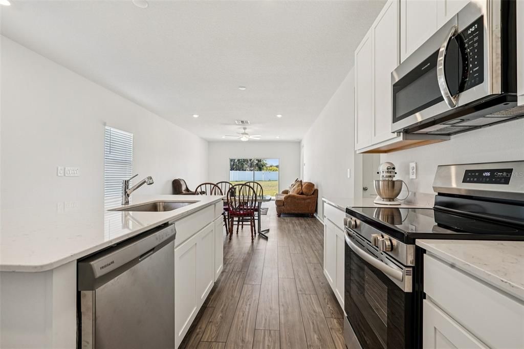 待售: $319,900 (3 贝兹, 2 浴室, 1697 平方英尺)