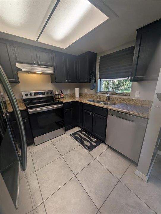 For Rent: $1,800 (3 beds, 2 baths, 1250 Square Feet)