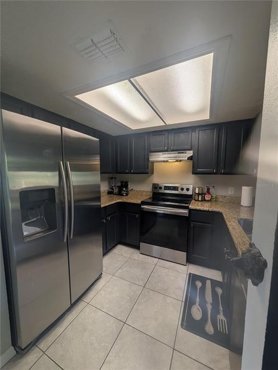 For Rent: $1,800 (3 beds, 2 baths, 1250 Square Feet)