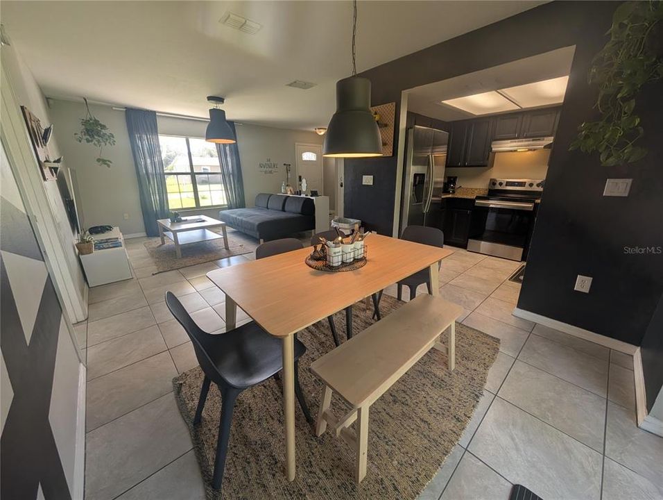 For Rent: $1,800 (3 beds, 2 baths, 1250 Square Feet)