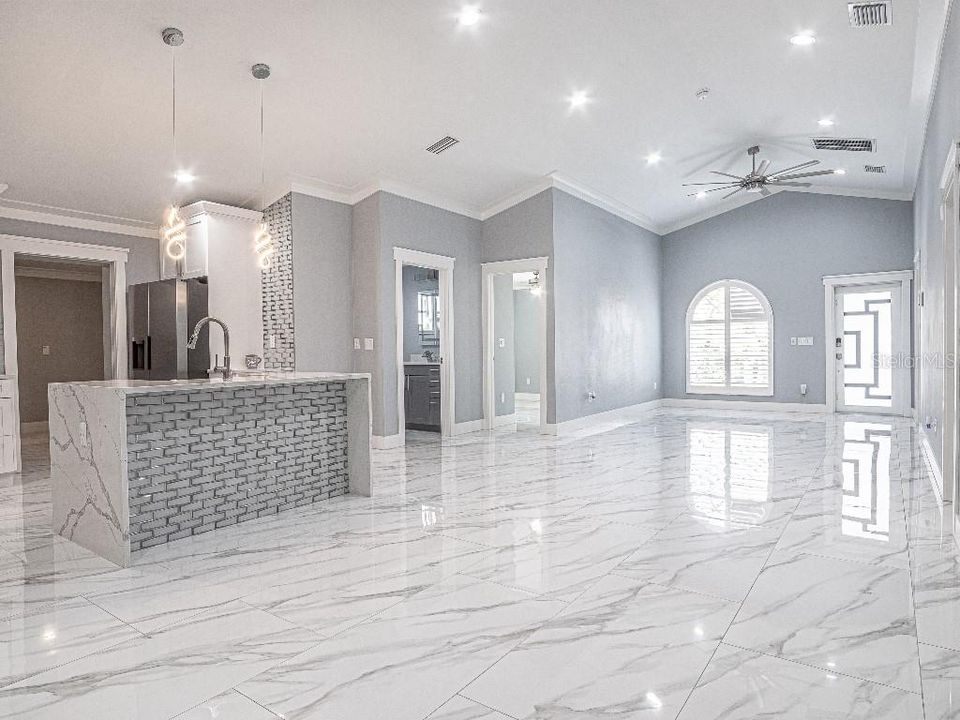 На продажу: $599,999 (3 спален, 2 ванн, 1600 Квадратных фут)