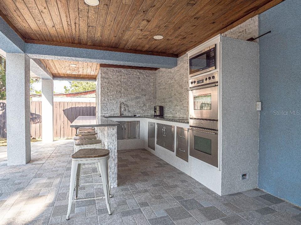 На продажу: $599,999 (3 спален, 2 ванн, 1600 Квадратных фут)