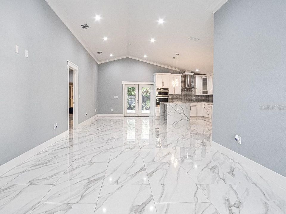 На продажу: $599,999 (3 спален, 2 ванн, 1600 Квадратных фут)