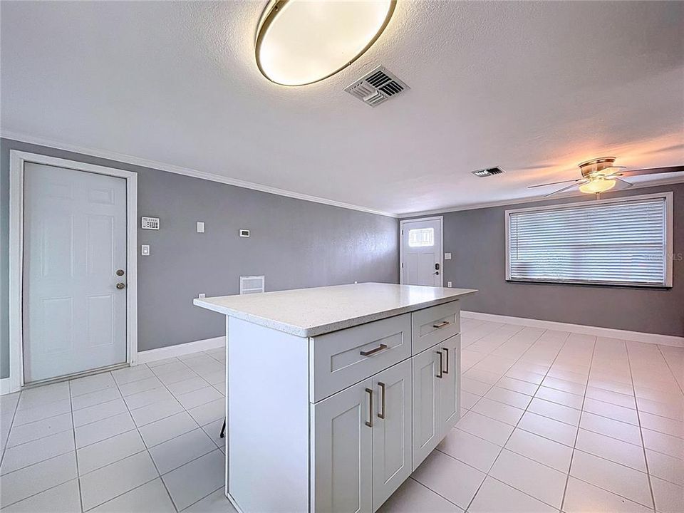 En Venta: $325,000 (2 camas, 1 baños, 1028 Pies cuadrados)