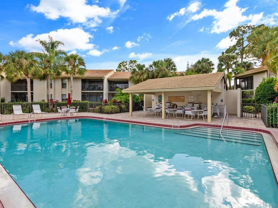 For Sale: $274,000 (2 beds, 2 baths, 1060 Square Feet)