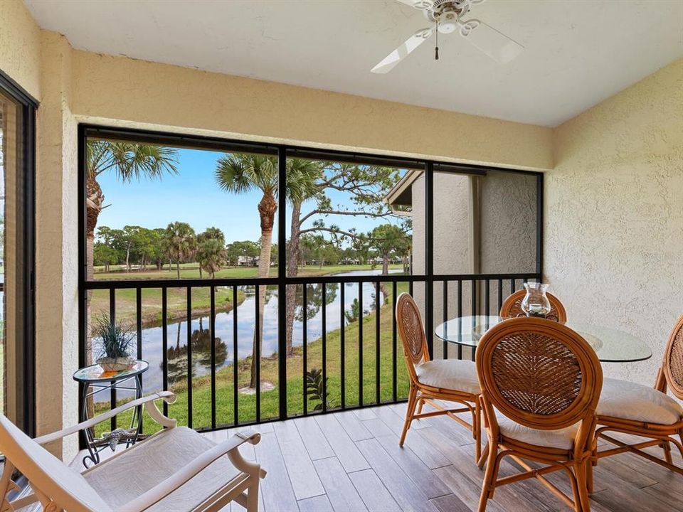 For Sale: $274,000 (2 beds, 2 baths, 1060 Square Feet)