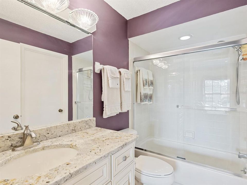 For Sale: $274,000 (2 beds, 2 baths, 1060 Square Feet)