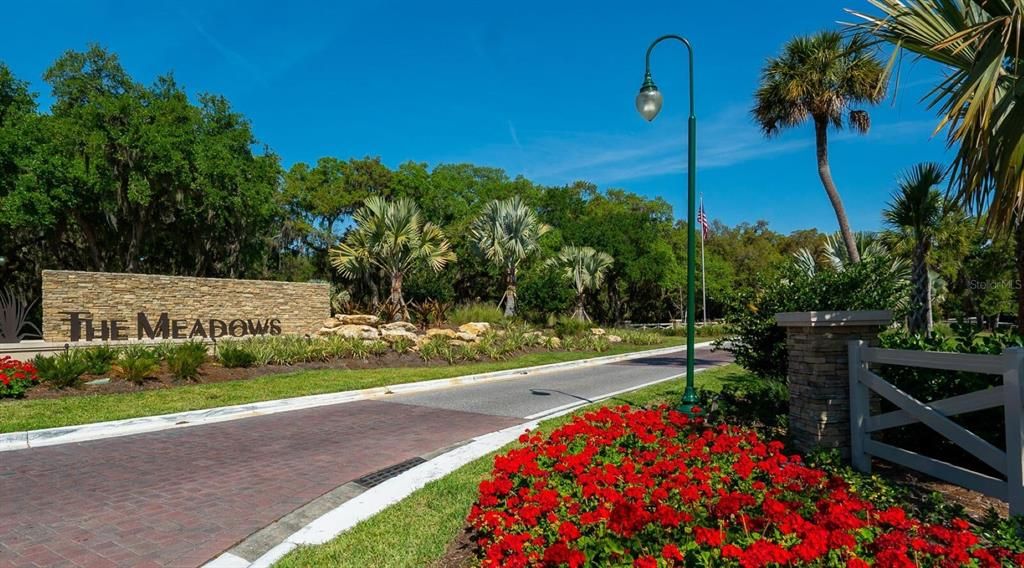 For Sale: $274,000 (2 beds, 2 baths, 1060 Square Feet)