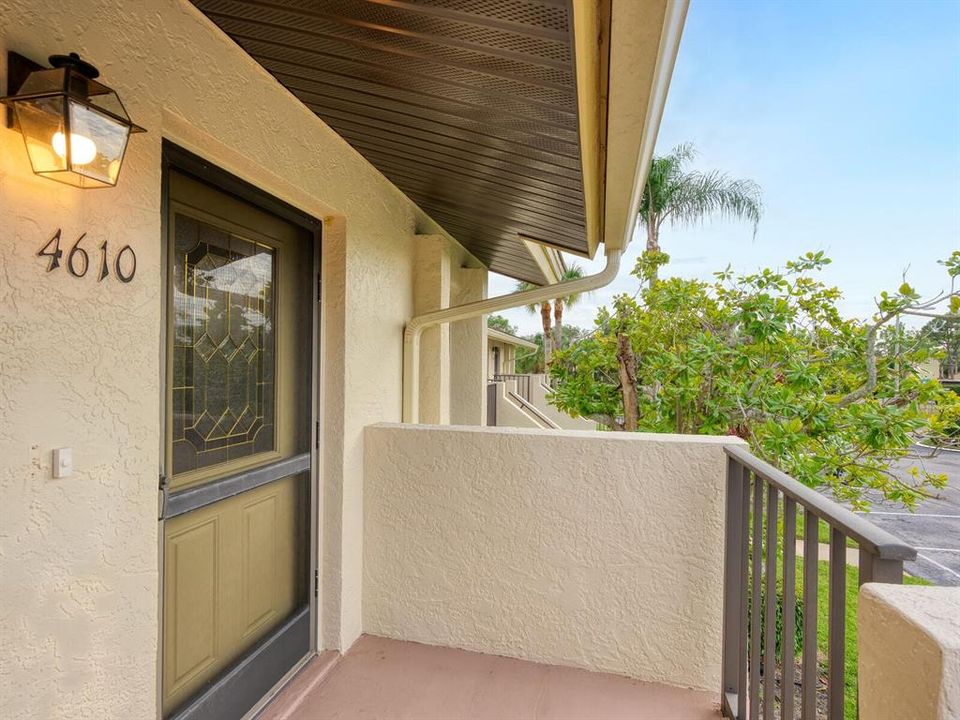 For Sale: $274,000 (2 beds, 2 baths, 1060 Square Feet)