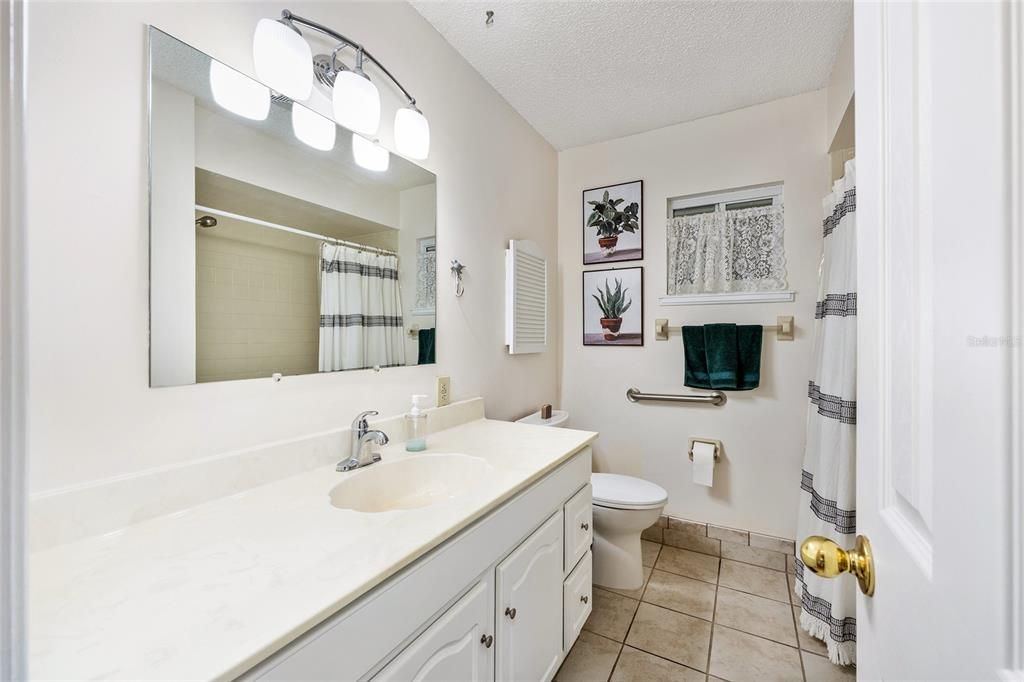 На продажу: $155,000 (2 спален, 2 ванн, 1008 Квадратных фут)