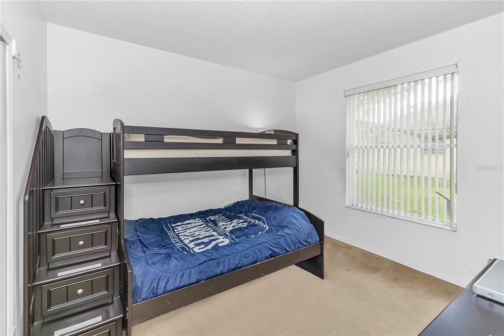 合同活跃: $440,000 (4 贝兹, 3 浴室, 2486 平方英尺)