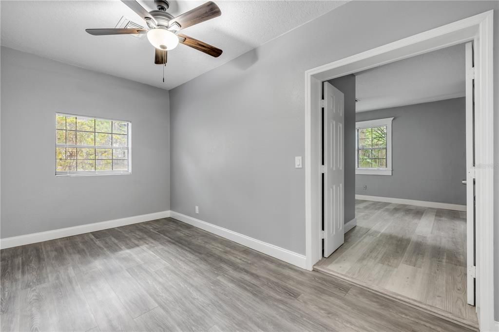 En Venta: $469,000 (5 camas, 3 baños, 2000 Pies cuadrados)