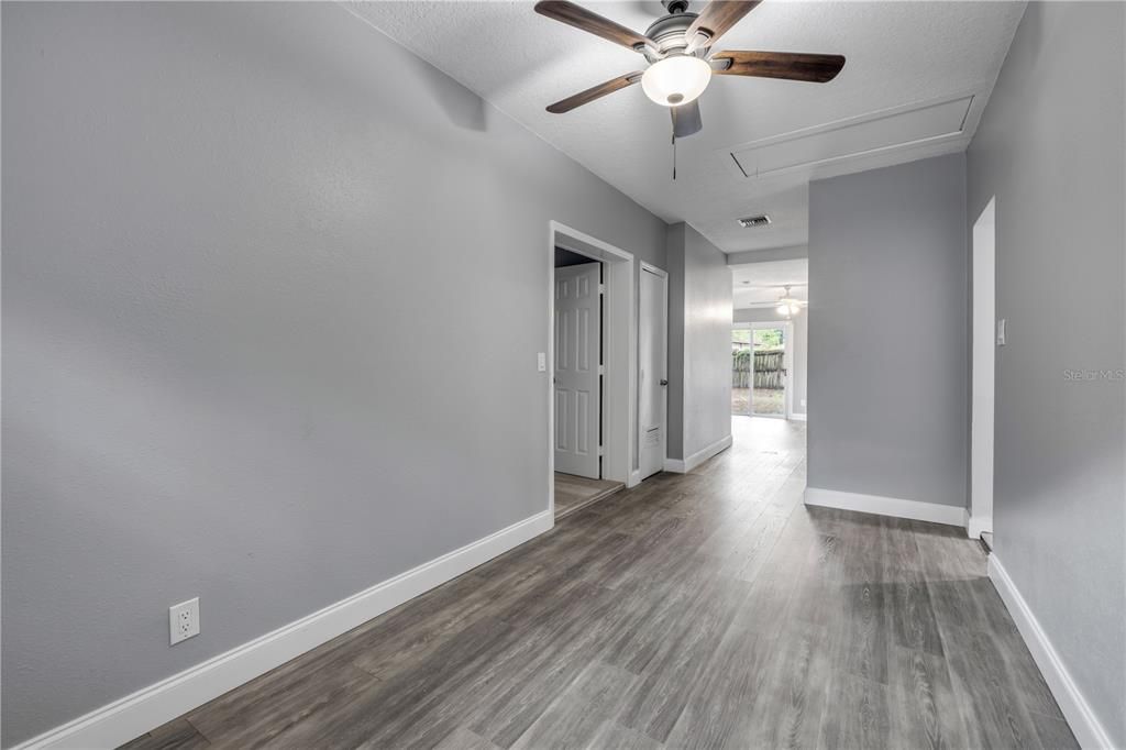 En Venta: $469,000 (5 camas, 3 baños, 2000 Pies cuadrados)