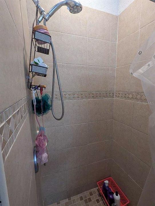 En Venta: $469,000 (5 camas, 3 baños, 2000 Pies cuadrados)