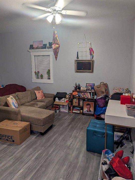 En Venta: $469,000 (5 camas, 3 baños, 2000 Pies cuadrados)