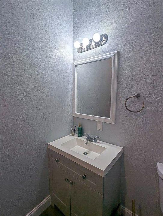 En Venta: $469,000 (5 camas, 3 baños, 2000 Pies cuadrados)