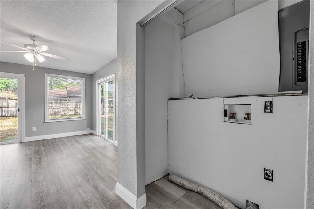 En Venta: $469,000 (5 camas, 3 baños, 2000 Pies cuadrados)