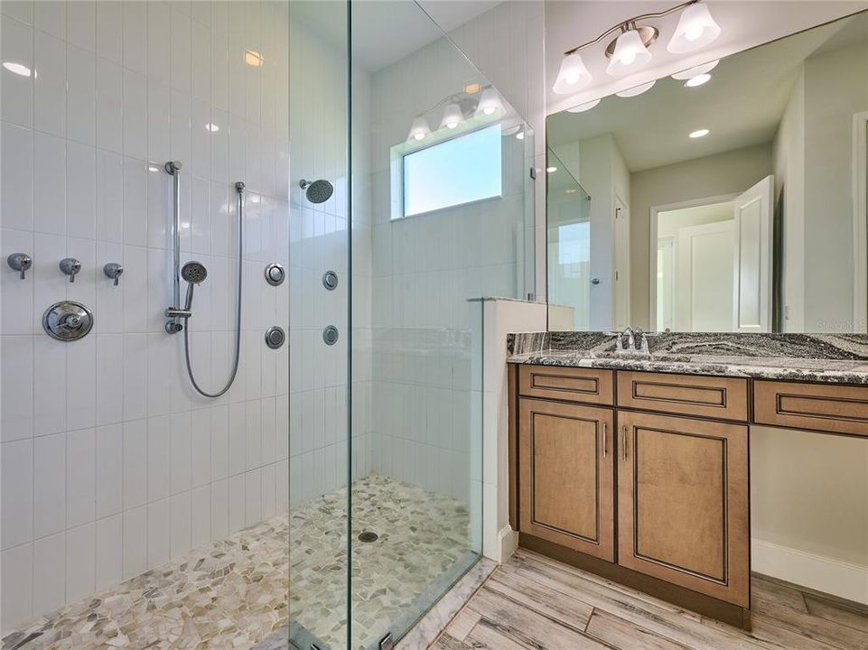 For Sale: $799,000 (3 beds, 3 baths, 2749 Square Feet)