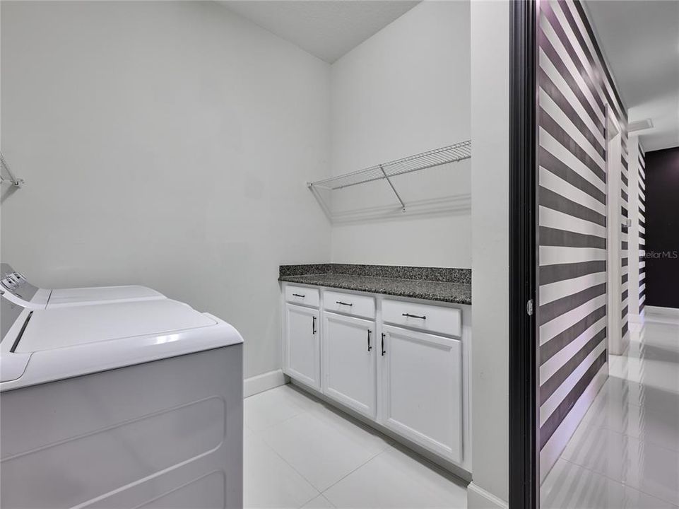 For Sale: $799,000 (3 beds, 3 baths, 2749 Square Feet)