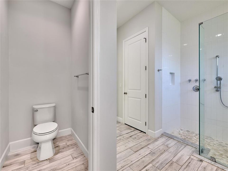 For Sale: $799,000 (3 beds, 3 baths, 2749 Square Feet)