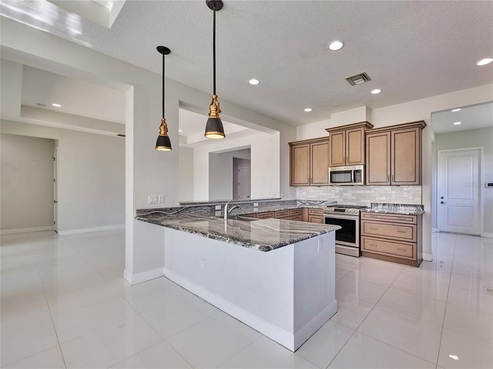 For Sale: $799,000 (3 beds, 3 baths, 2749 Square Feet)