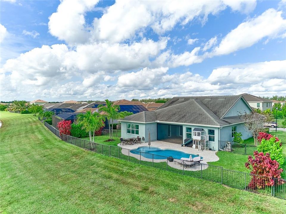 For Sale: $799,000 (3 beds, 3 baths, 2749 Square Feet)