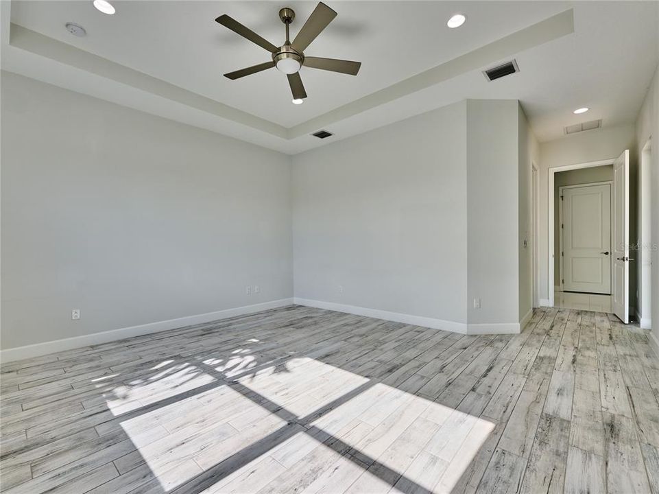 For Sale: $799,000 (3 beds, 3 baths, 2749 Square Feet)