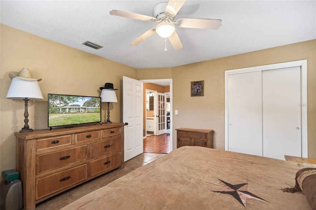 En Venta: $690,000 (4 camas, 3 baños, 2250 Pies cuadrados)