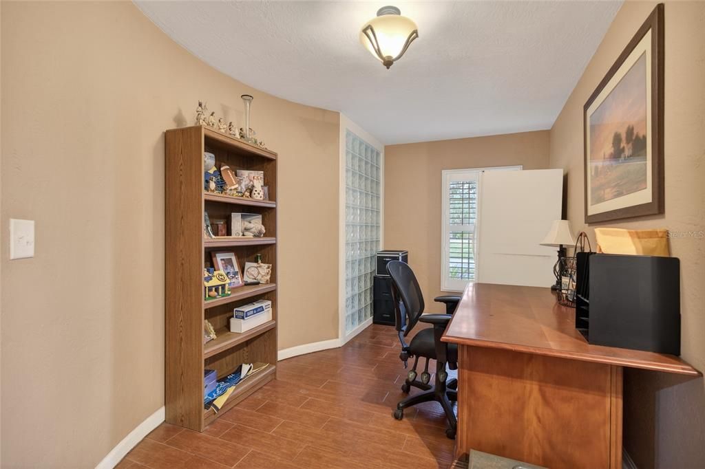 En Venta: $690,000 (4 camas, 3 baños, 2250 Pies cuadrados)