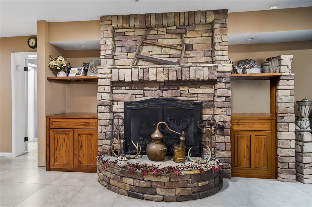 En Venta: $690,000 (4 camas, 3 baños, 2250 Pies cuadrados)