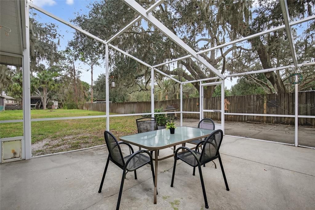 En Venta: $690,000 (4 camas, 3 baños, 2250 Pies cuadrados)