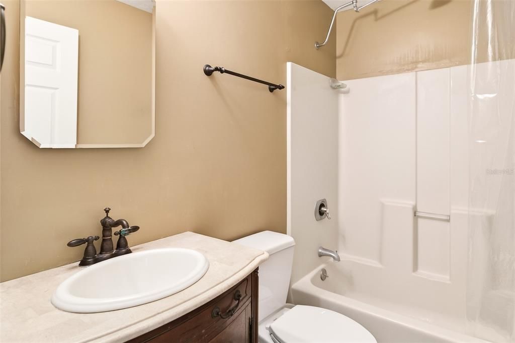 En Venta: $690,000 (4 camas, 3 baños, 2250 Pies cuadrados)