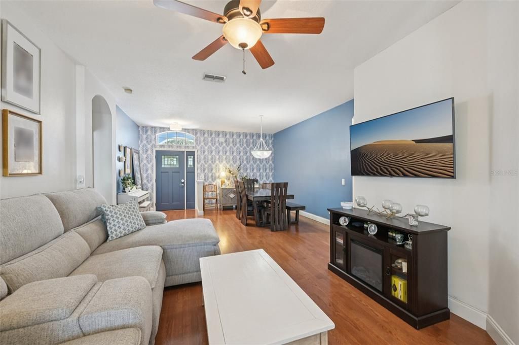 En Venta: $539,000 (4 camas, 3 baños, 2238 Pies cuadrados)