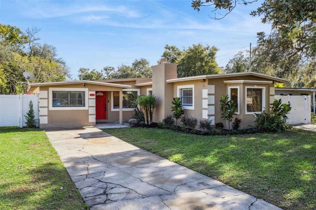 En Venta: $385,000 (3 camas, 3 baños, 1616 Pies cuadrados)